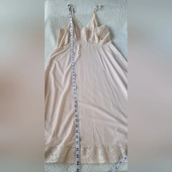 Vintage Van Raalte Nylon Philmy Slip with Lace Top/Lace Hem Size 36 Pale… - Picture 8 of 12